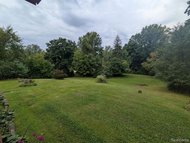 4050 Hunters Creek Road, Metamora, MI 48455