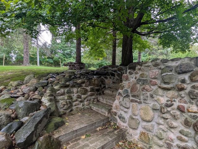 4050 Hunters Creek Road, Metamora, MI 48455