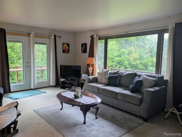 4050 Hunters Creek Road, Metamora, MI 48455