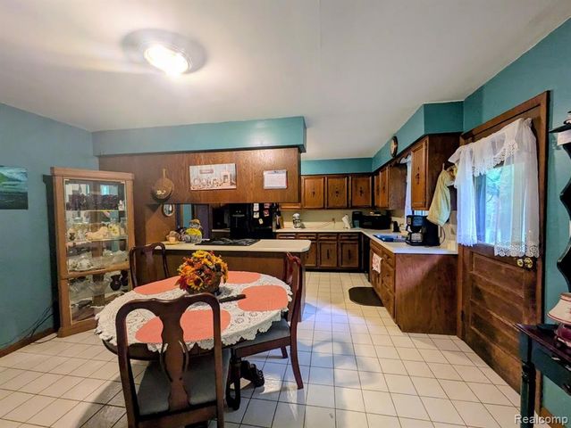 4050 Hunters Creek Road, Metamora, MI 48455