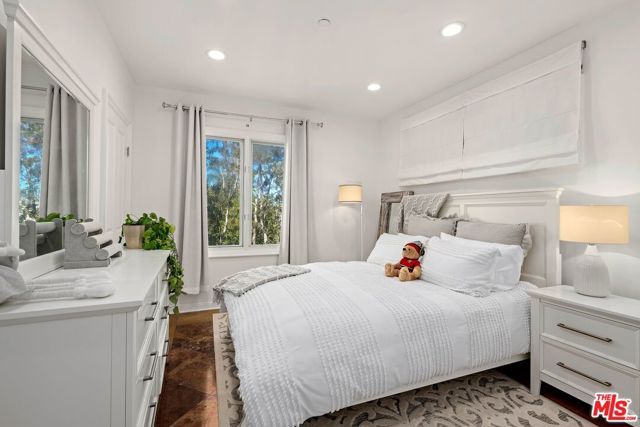718 Lincoln Boulevard 1, Santa Monica, CA 90402
