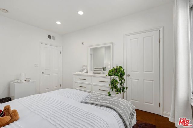 718 Lincoln Boulevard 1, Santa Monica, CA 90402