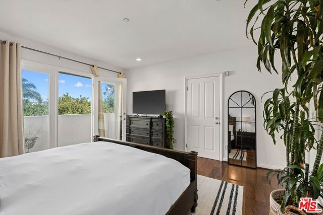 718 Lincoln Boulevard 1, Santa Monica, CA 90402