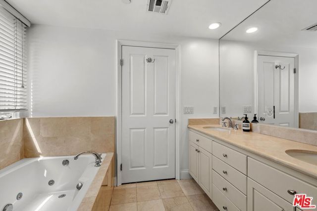 718 Lincoln Boulevard 1, Santa Monica, CA 90402
