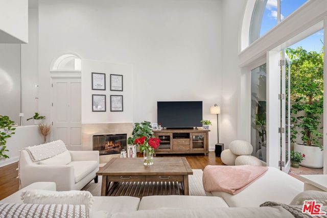 718 Lincoln Boulevard 1, Santa Monica, CA 90402