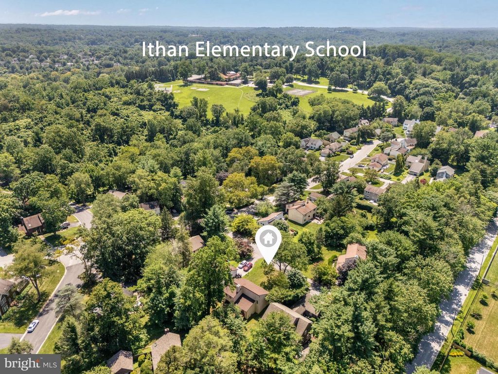 130 DRAKES DRUM DR, Bryn Mawr, PA 19010