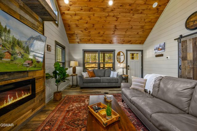 3930 Claude Shields Way, Sevierville, TN 37876