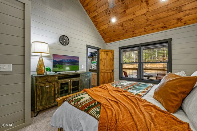 3930 Claude Shields Way, Sevierville, TN 37876