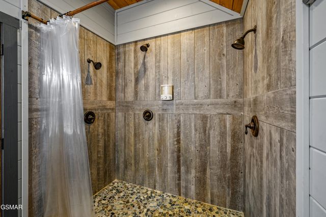 3930 Claude Shields Way, Sevierville, TN 37876