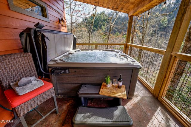 3930 Claude Shields Way, Sevierville, TN 37876