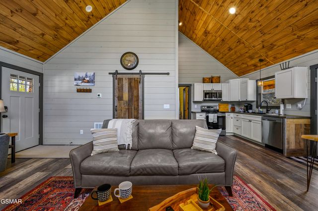 3930 Claude Shields Way, Sevierville, TN 37876