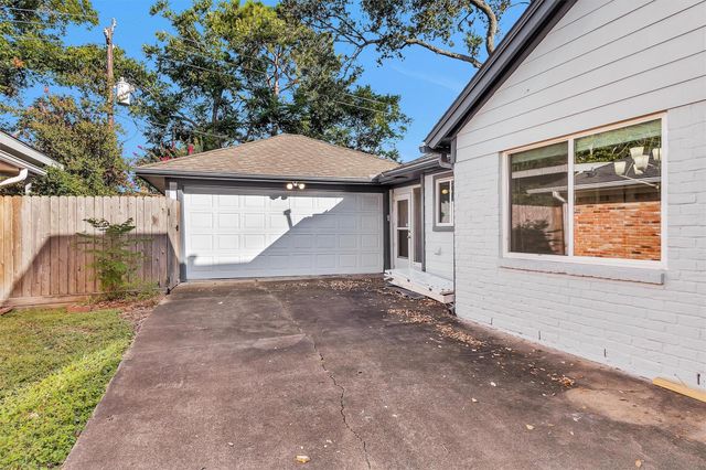 9723 Moorberry Lane, Houston, TX 77080