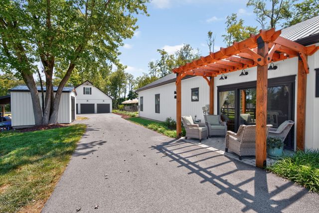 255 Danville Loop 1 Road, Nicholasville, KY 40356