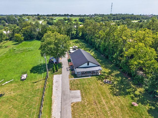 255 Danville Loop 1 Road, Nicholasville, KY 40356