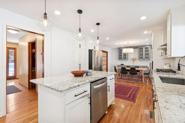 4290 Ithaca Lane N, Plymouth, MN 55446