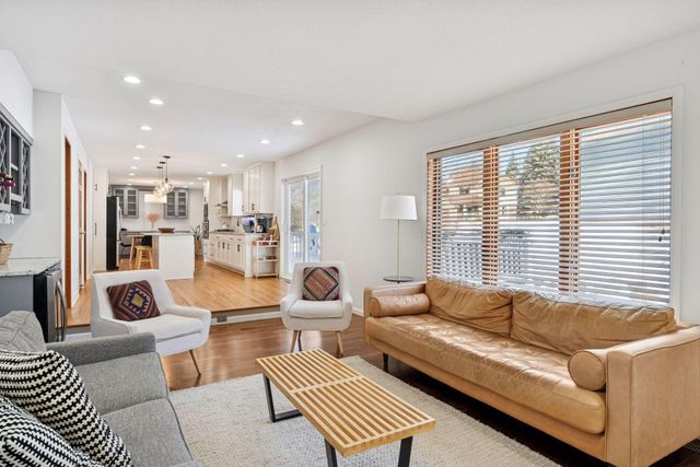 4290 Ithaca Lane N, Plymouth, MN 55446