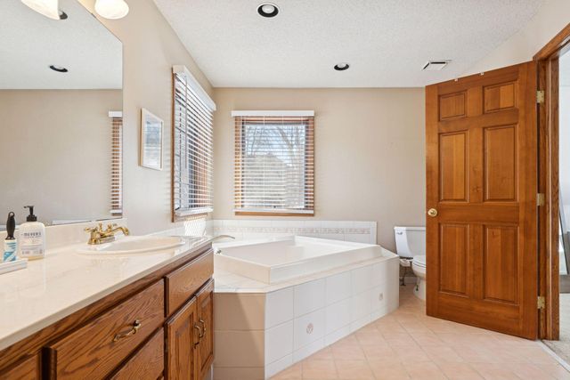 4290 Ithaca Lane N, Plymouth, MN 55446