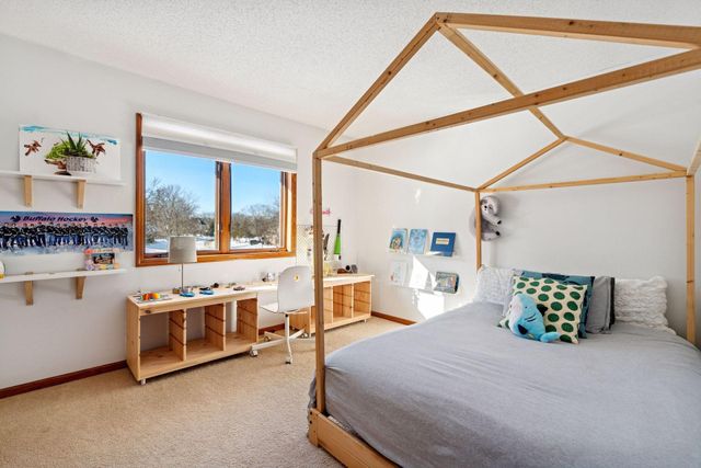 4290 Ithaca Lane N, Plymouth, MN 55446