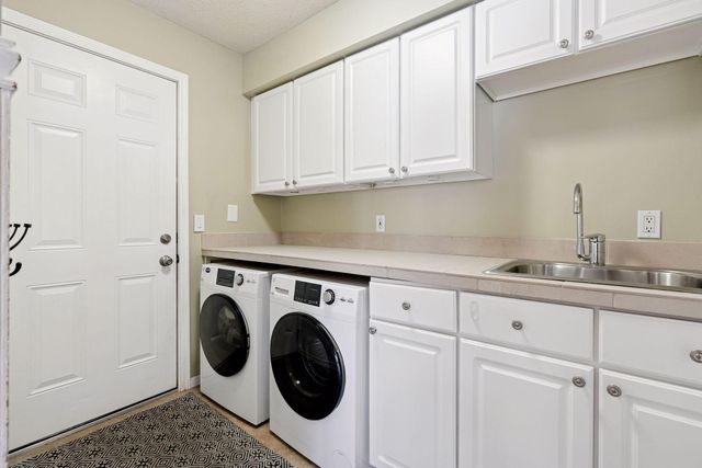 4290 Ithaca Lane N, Plymouth, MN 55446