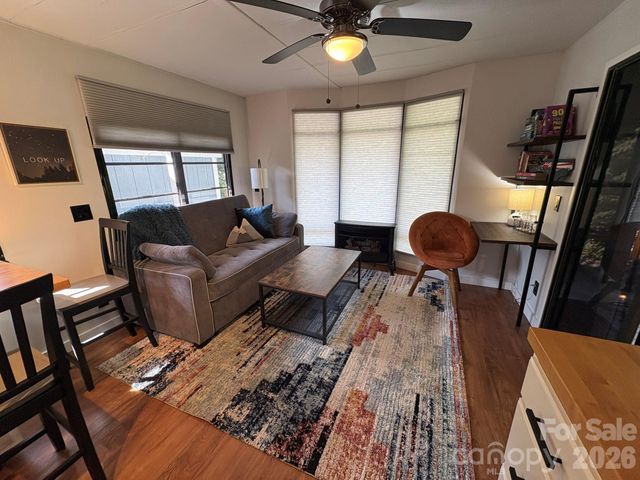 232 Trillium Road, Newland, NC 28657