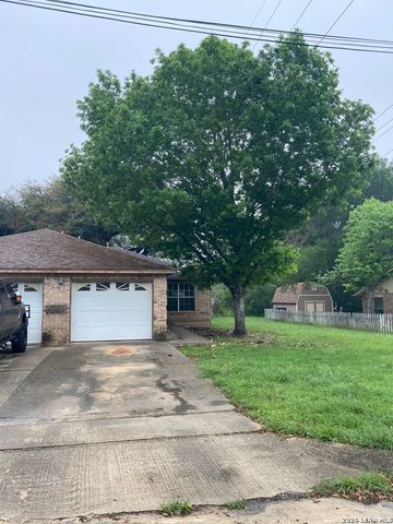 570 BEVERLY LN, New Braunfels, TX 78130