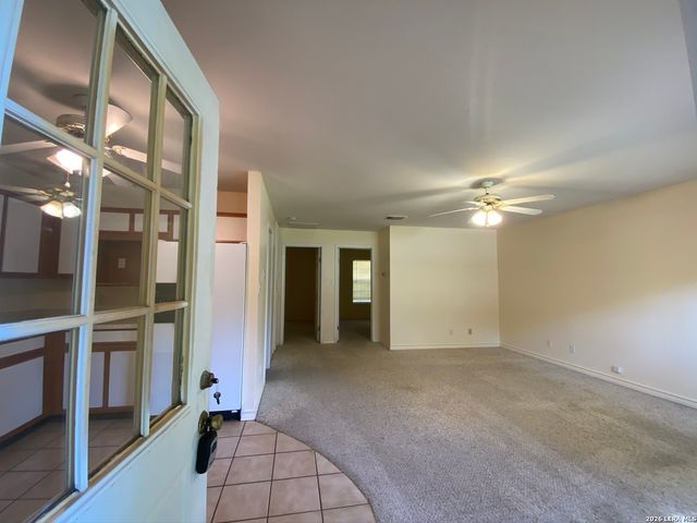 570 BEVERLY LN, New Braunfels, TX 78130