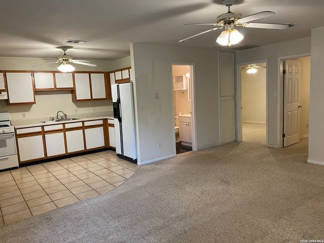 570 BEVERLY LN, New Braunfels, TX 78130