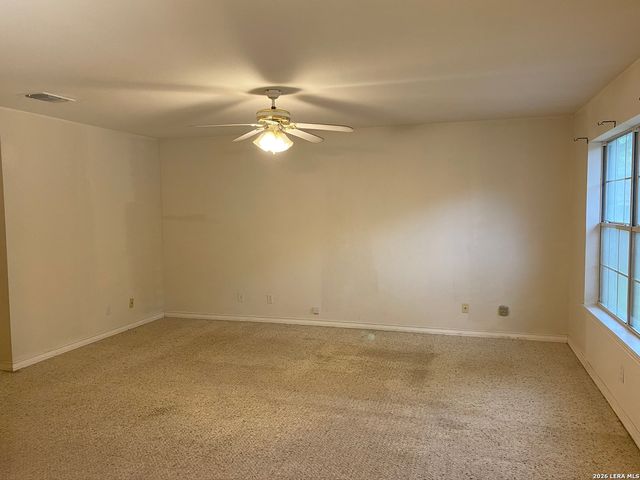 570 BEVERLY LN, New Braunfels, TX 78130