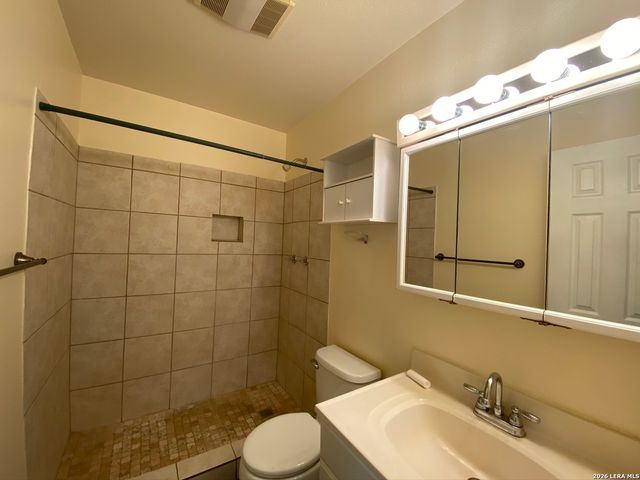 570 BEVERLY LN, New Braunfels, TX 78130