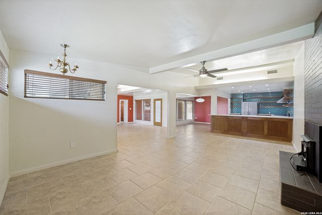 206 Jay Drive, Devine, TX 78016
