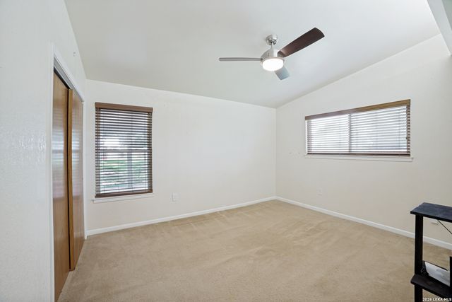 206 Jay Drive, Devine, TX 78016