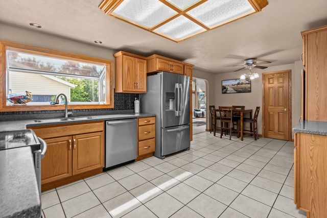 2345 BRANTWOOD DRIVE, Neenah, WI 54956