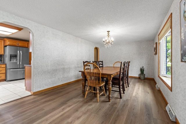2345 BRANTWOOD DRIVE, Neenah, WI 54956