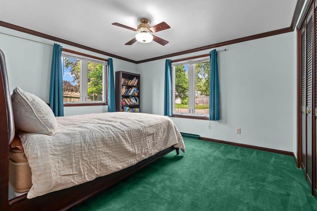 2345 BRANTWOOD DRIVE, Neenah, WI 54956