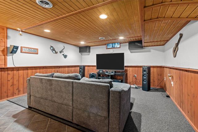 2345 BRANTWOOD DRIVE, Neenah, WI 54956