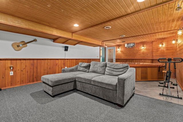 2345 BRANTWOOD DRIVE, Neenah, WI 54956