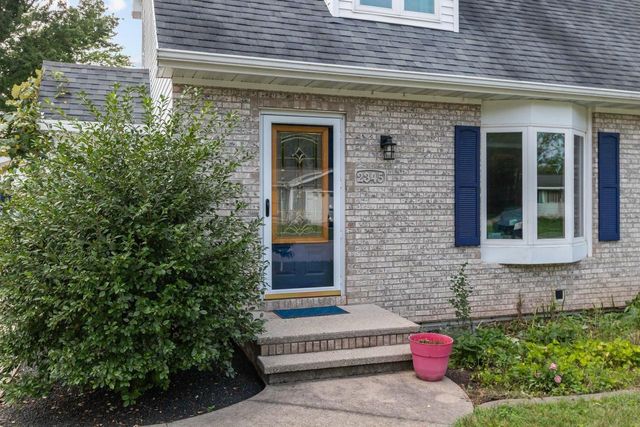 2345 BRANTWOOD DRIVE, Neenah, WI 54956