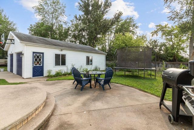 2345 BRANTWOOD DRIVE, Neenah, WI 54956