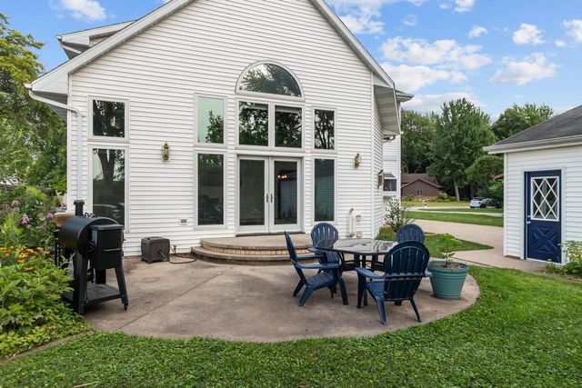 2345 BRANTWOOD DRIVE, Neenah, WI 54956