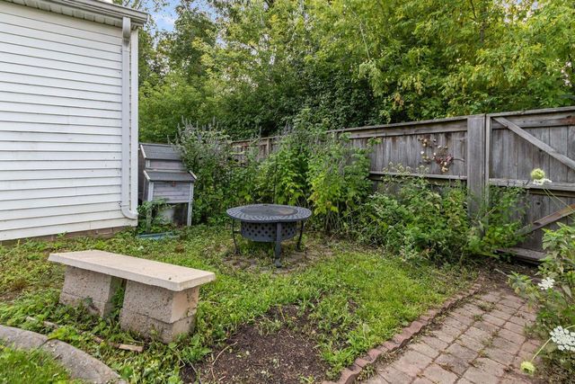 2345 BRANTWOOD DRIVE, Neenah, WI 54956