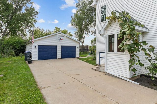 2345 BRANTWOOD DRIVE, Neenah, WI 54956