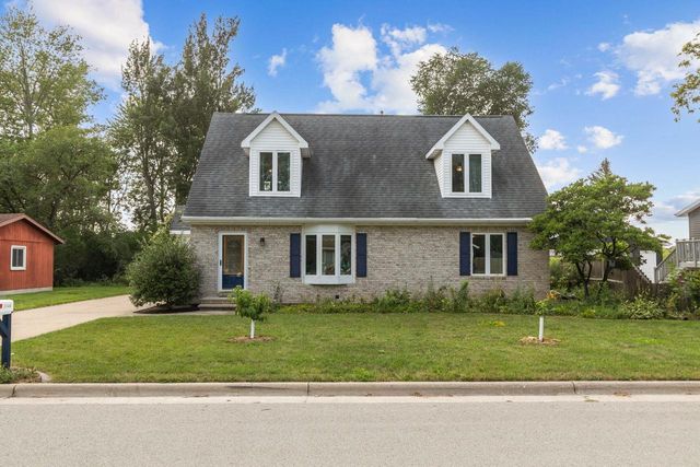 2345 BRANTWOOD DRIVE, Neenah, WI 54956