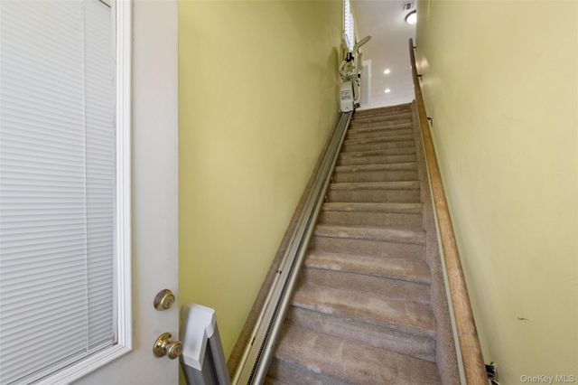 86 W Cambridge Drive W 86, Copiague, NY 11726