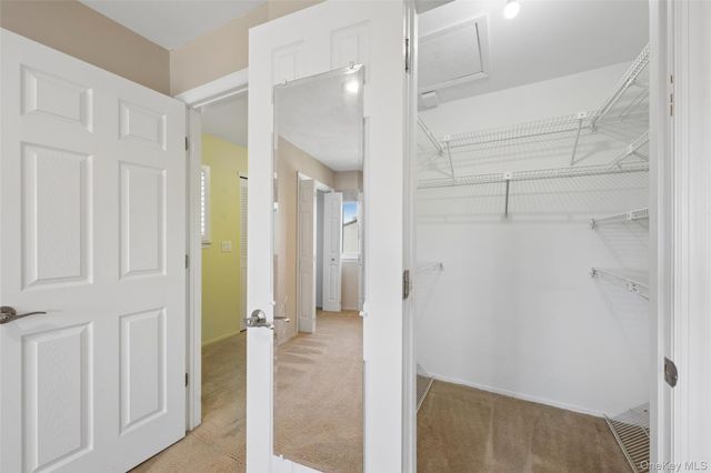 86 W Cambridge Drive W 86, Copiague, NY 11726