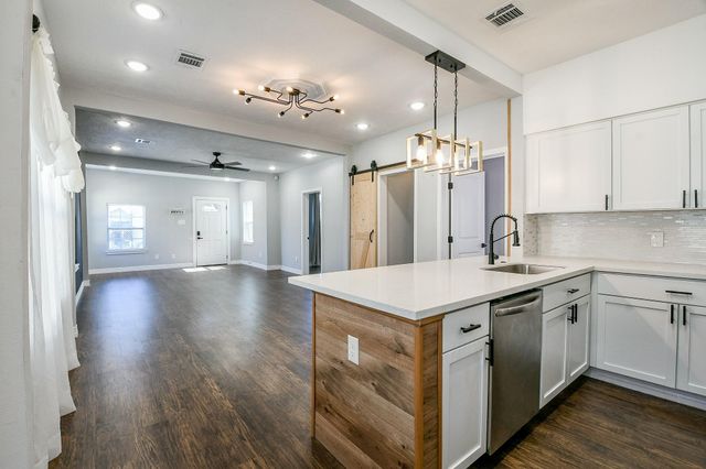 2119 Carter Street, Houston, TX 77008