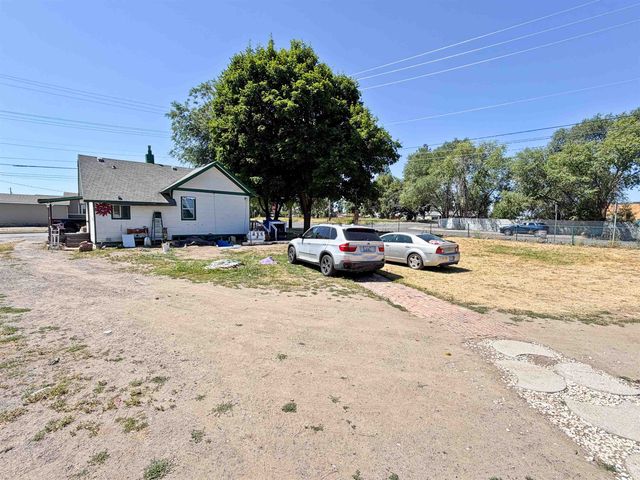 6702 N Crestline St, Spokane, WA 99207