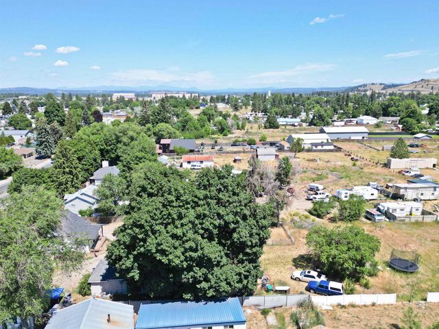 6702 N Crestline St, Spokane, WA 99207
