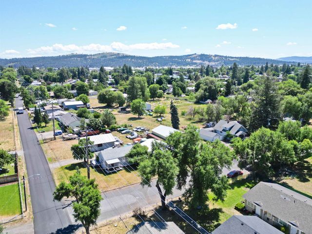 6702 N Crestline St, Spokane, WA 99207