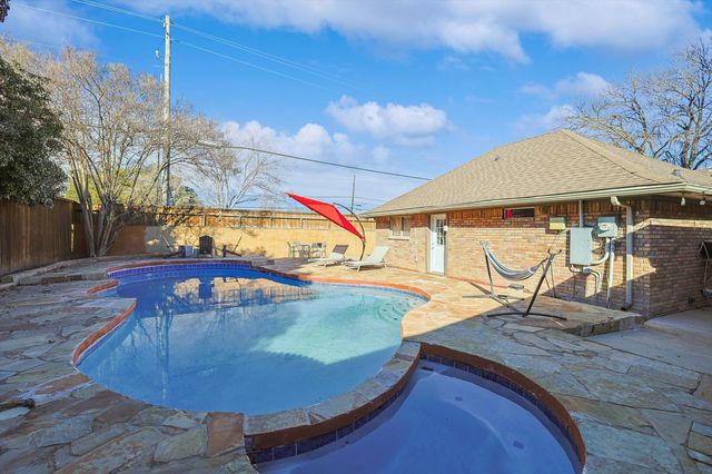 3209 Treehouse Lane, Plano, TX 75075