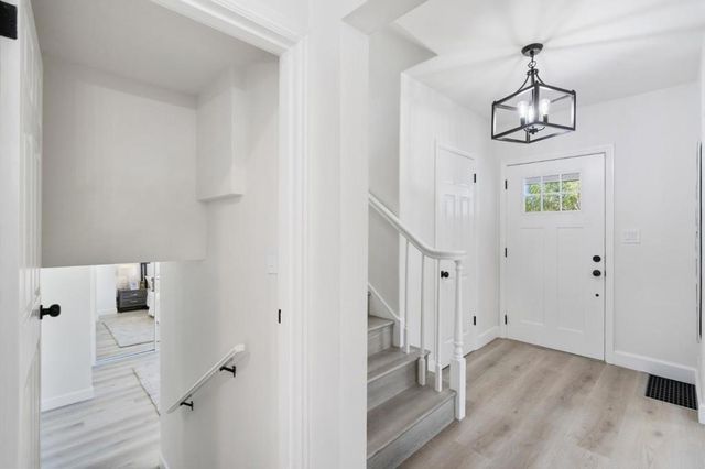 904 Larkspur Drive, Burlingame, CA 94010